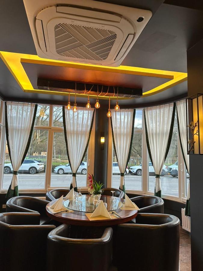Whiteswan Hotel 4*