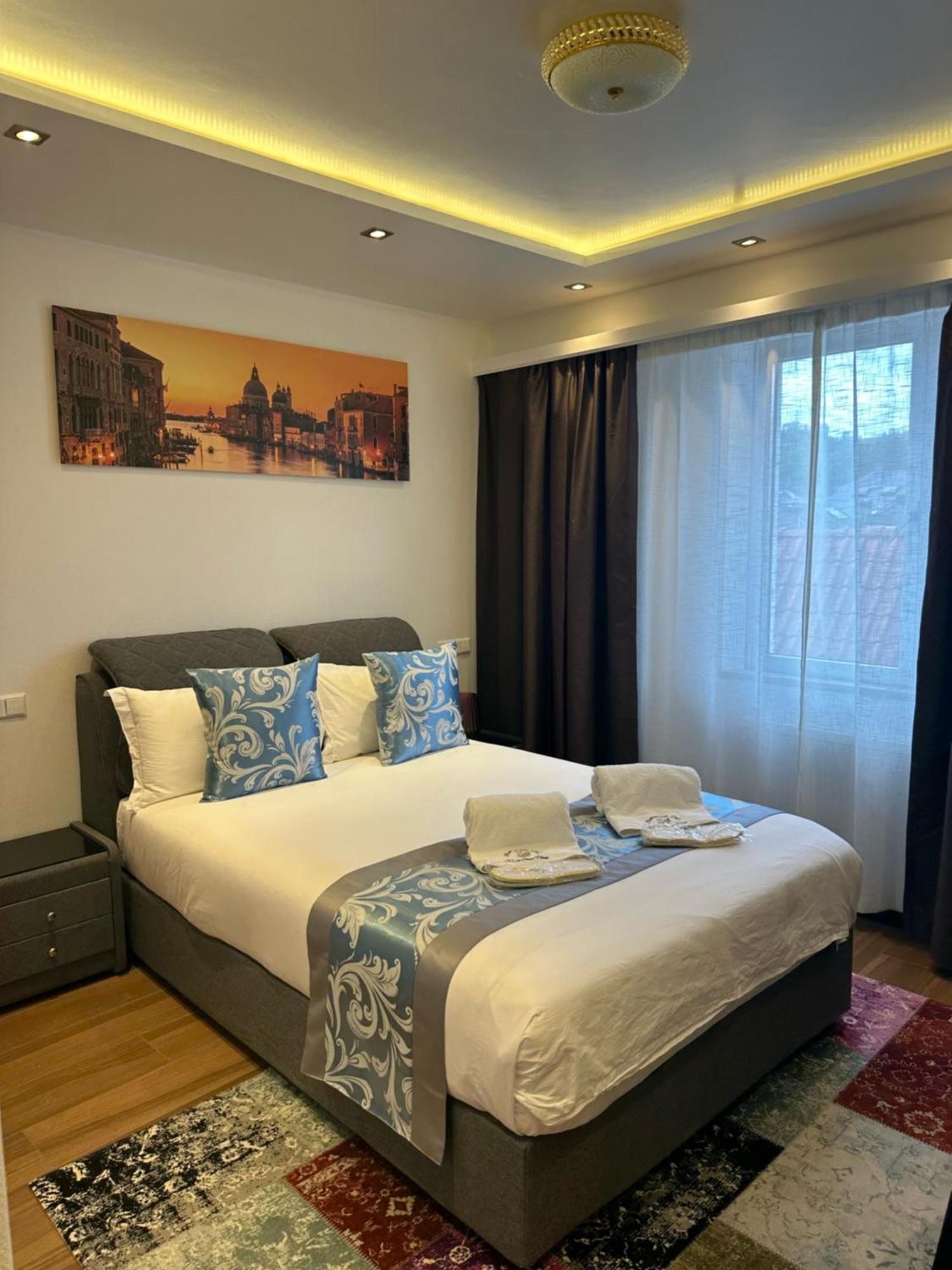 Whiteswan Hotel 4*